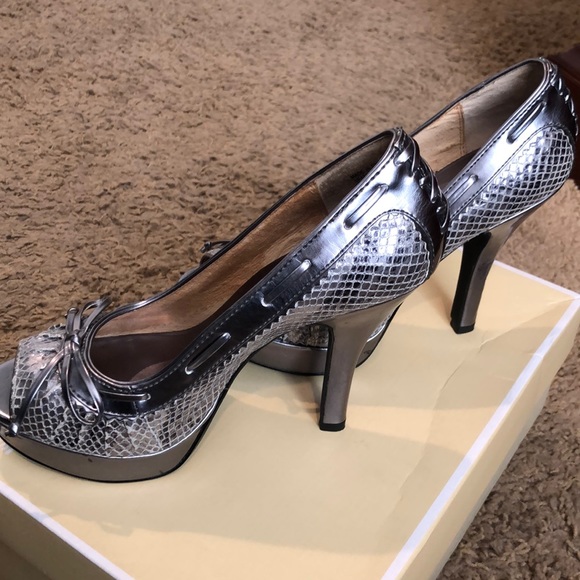 Michael Kors Lolita Open Toe - Picture 2 of 2